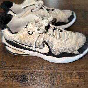 Nike Kids Cream and Black Low-Top Sneakers